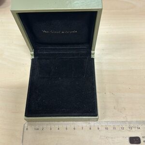 Authentic Large Van Cleef & Arpel earrings box (Vintage)